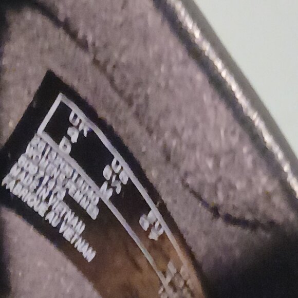 Clarks Wendy Alto T Strap Black Sandals Women's Size 6.5 - Picture 11 of 11